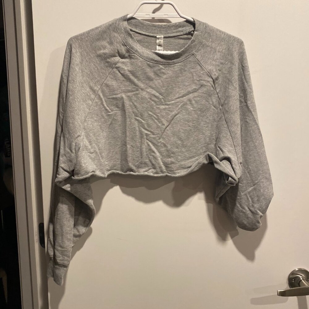 ALO EXTREME CROP PULLOVER HEATHER GREY